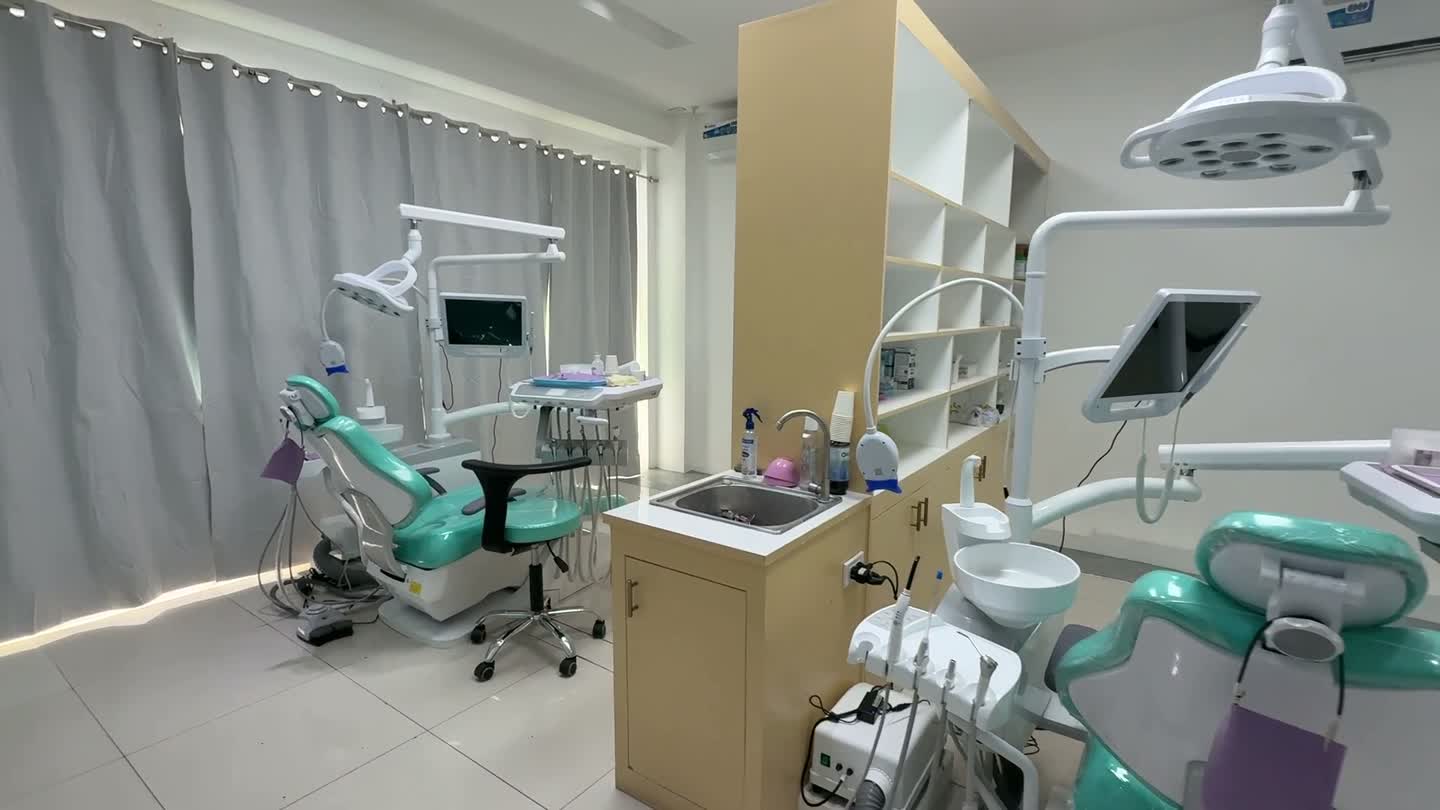 Actual Nodus clinic room and dental chairs
